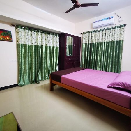 J2 Home Stay - Luxury Homes With Caravan Services Thiruvananthapuram ภายนอก รูปภาพ