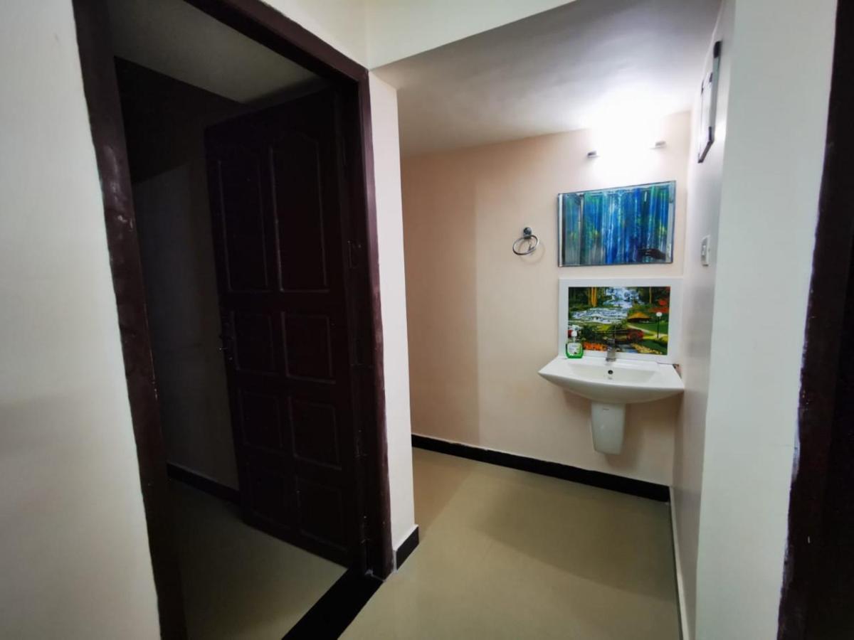 J2 Home Stay - Luxury Homes With Caravan Services Thiruvananthapuram ภายนอก รูปภาพ