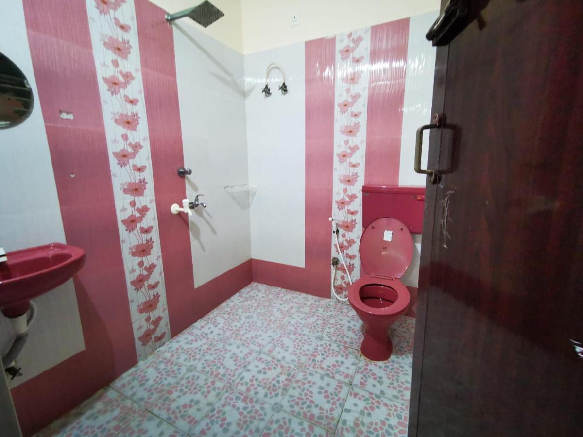 J2 Home Stay - Luxury Homes With Caravan Services Thiruvananthapuram ภายนอก รูปภาพ
