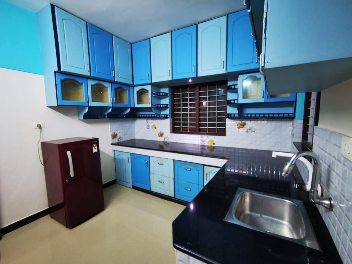 J2 Home Stay - Luxury Homes With Caravan Services Thiruvananthapuram ภายนอก รูปภาพ