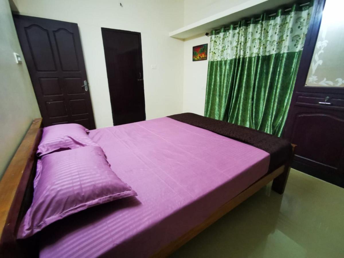 J2 Home Stay - Luxury Homes With Caravan Services Thiruvananthapuram ภายนอก รูปภาพ