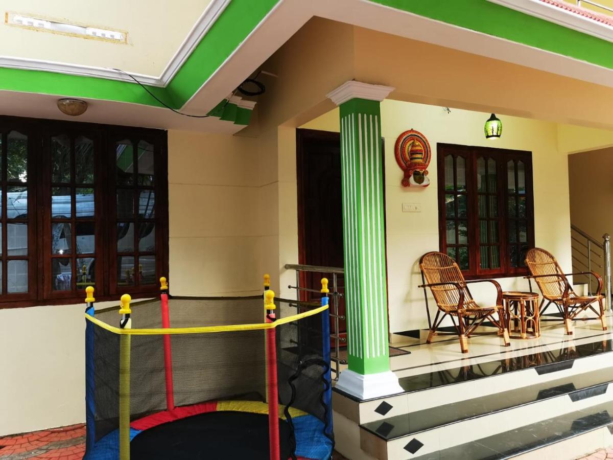 J2 Home Stay - Luxury Homes With Caravan Services Thiruvananthapuram ภายนอก รูปภาพ