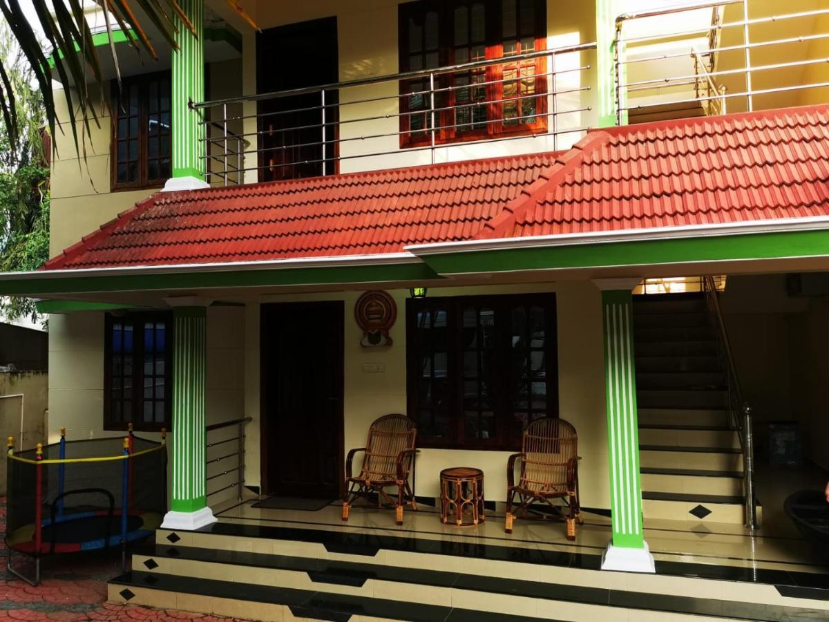 J2 Home Stay - Luxury Homes With Caravan Services Thiruvananthapuram ภายนอก รูปภาพ